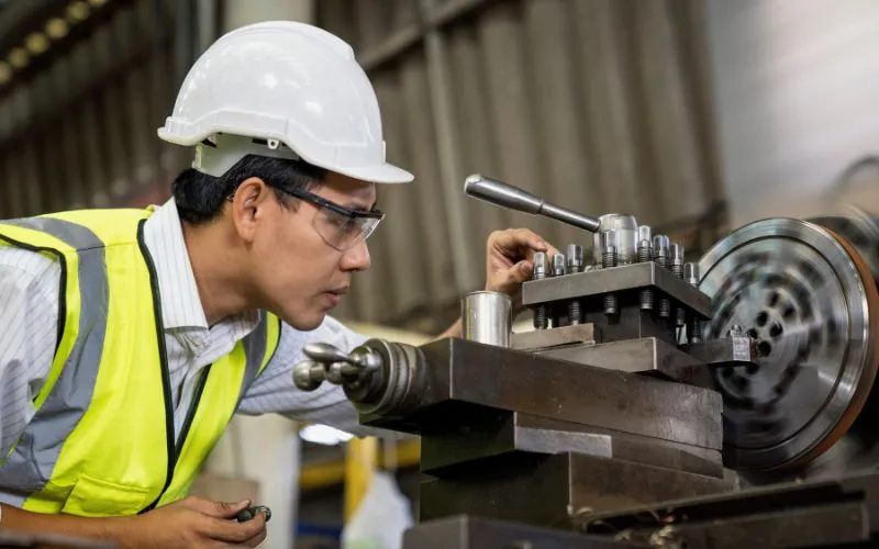 Nhu cầu Dịch vụ Chế tạo máy tại Hà Nội: Khi Doanh nghiệp Chuyển mình sang xu hướng "May đo" Công nghệ