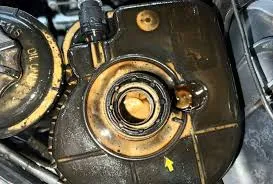 Dầu nhiễm bẩn làm mòn bơm và van nhanh ra sao